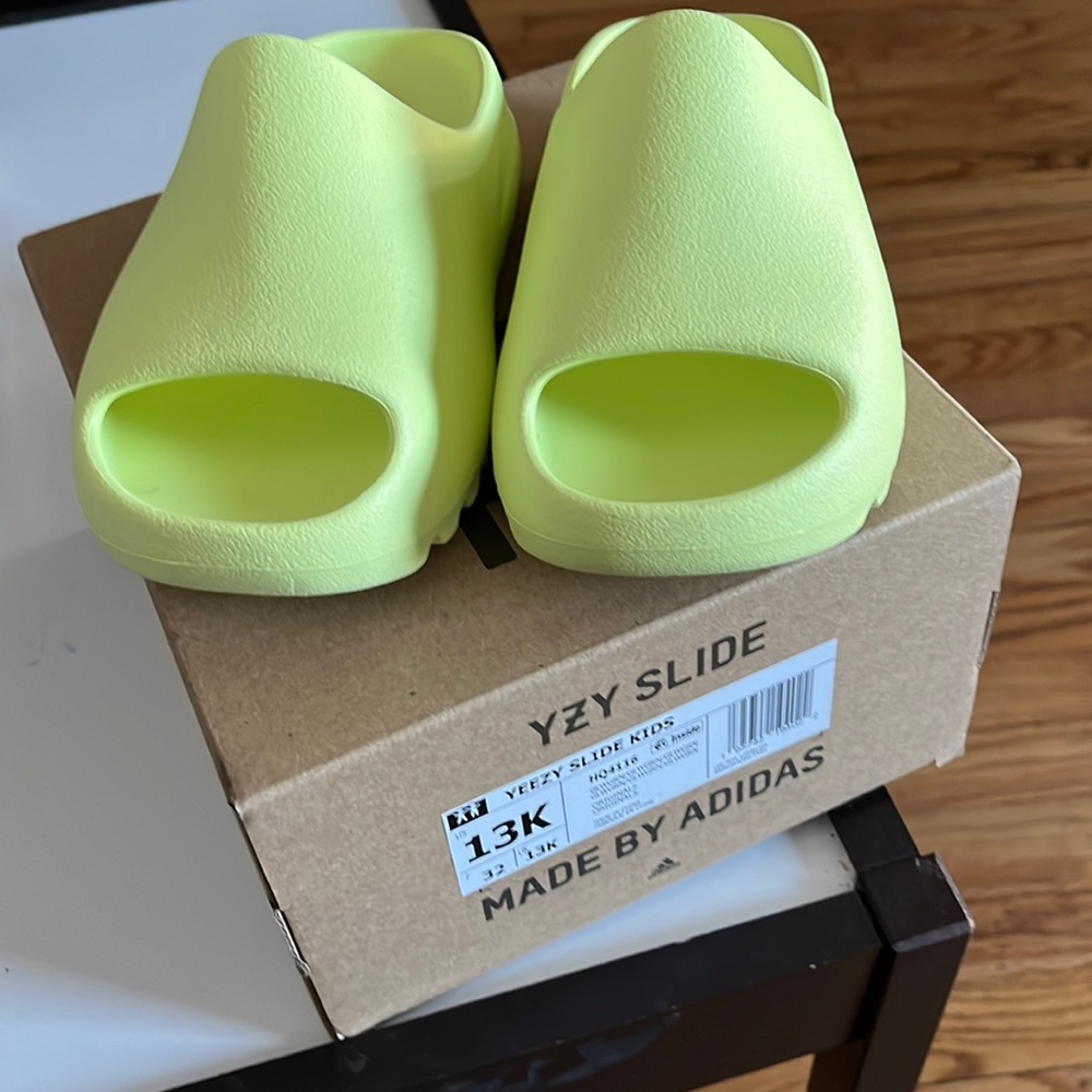 yeezy slide kids